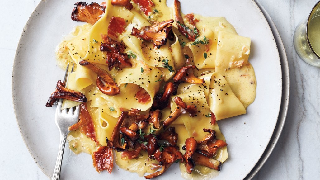 pasta-with-mushrooms-and-prosciutto