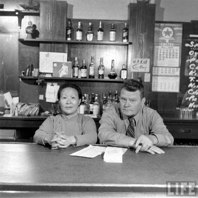 Daisy Gao Kia Kin and Frank Yenalevicz, New Ritz Bar, Shanghai, May 1949 by Jack Birns © Time Inc.