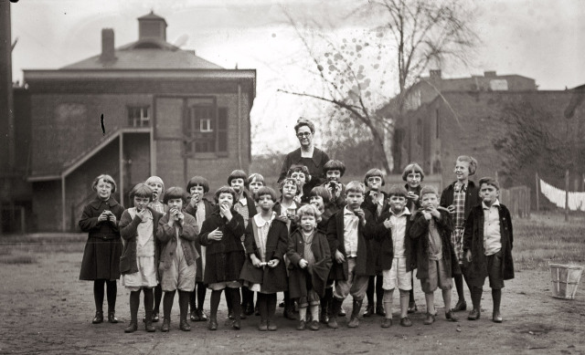 National Apple Week at Washington Orphanage - 1925