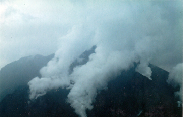 pinatubo-steaming-vents-20150615_5F32601922F742778B8969003F1B804F