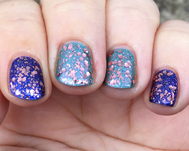 pretty-glittery-fingers
