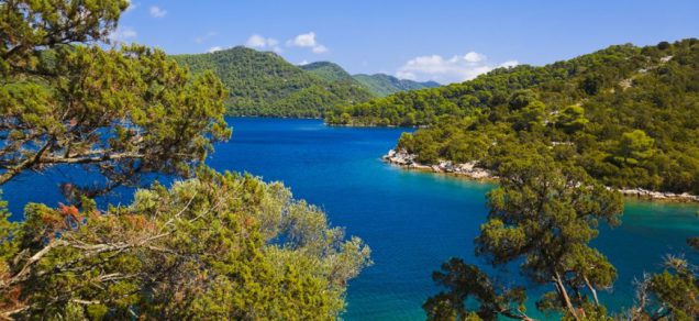 Lake-at-island-Mljet-in-Croatia_XL-870x400